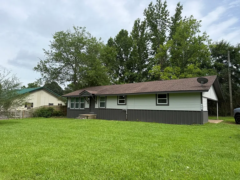 114 Young Rd — Photo 1