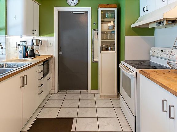 5th image of 8350 SW 161st St