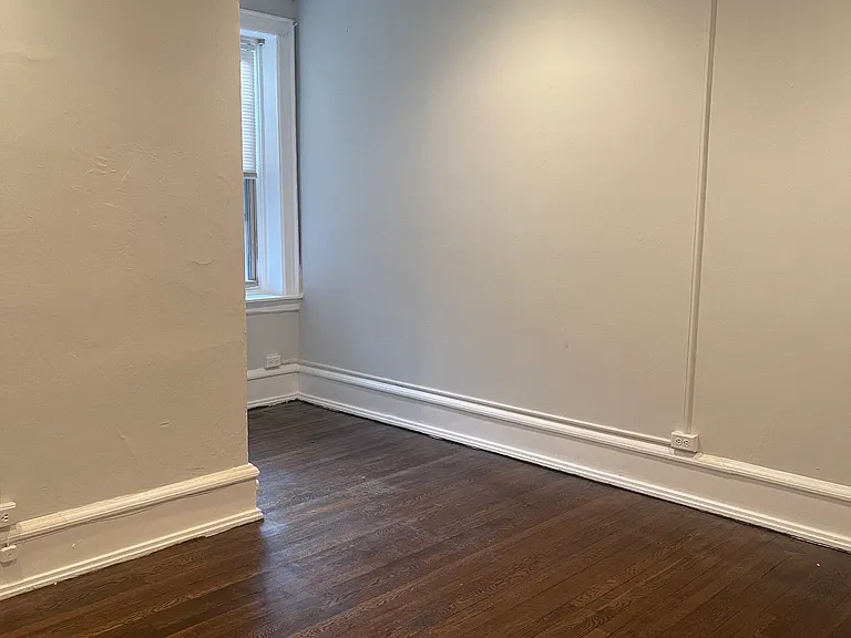 Alexandria Apartments — Photo 29