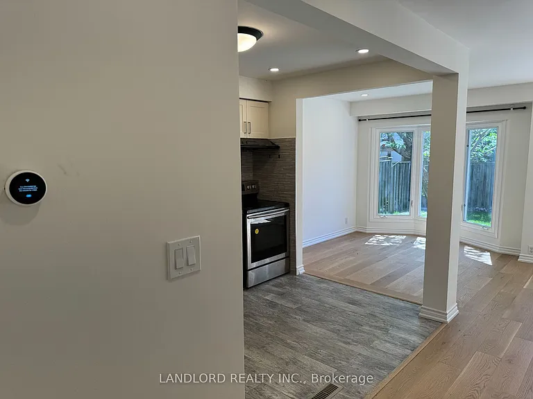 19 Vanessa Rd — Photo 10