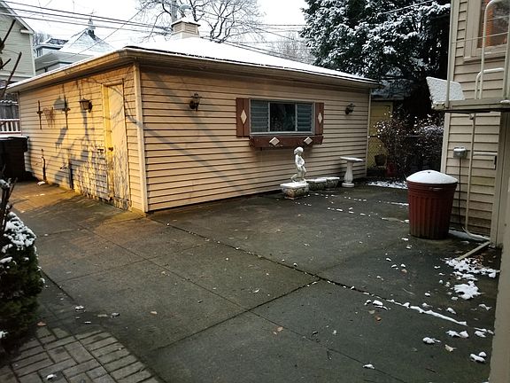 5th image of 1308 W Elmdale Ave #2
