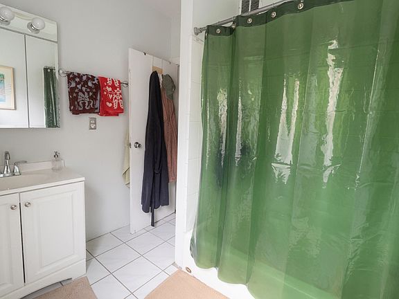 3rd image of 6656 N Newgard Ave #1M