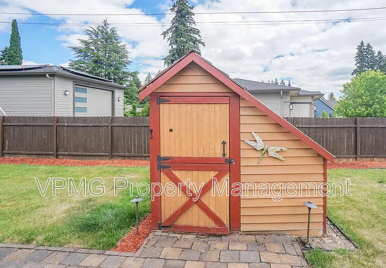 705 NE 94th Ave — Photo 34