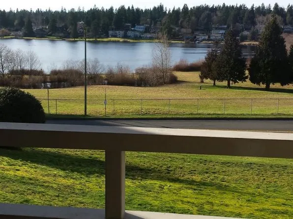 23507 Lakeview Dr #B, Mountlake Terrace, WA 98043