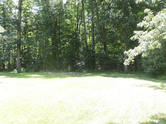 3rd image of 4945 Tawas Dr