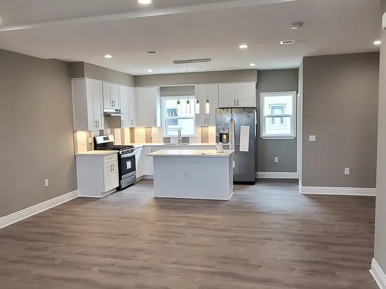5945 Live Oak St — Photo 2