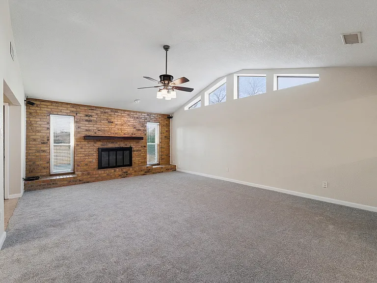 322 N Greenstone Ln — Photo 26
