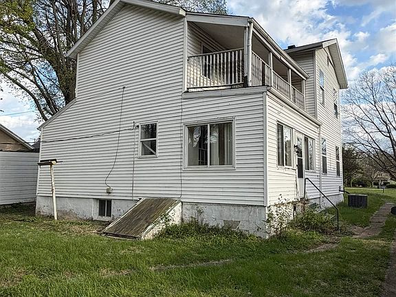 3rd image of 305 W Virginia Ave