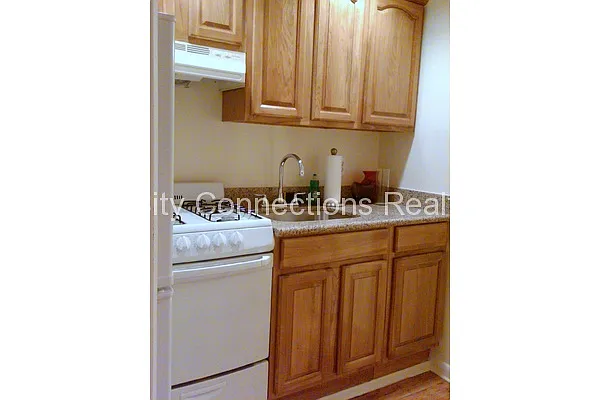 Rented by City Connections Realty | media 29