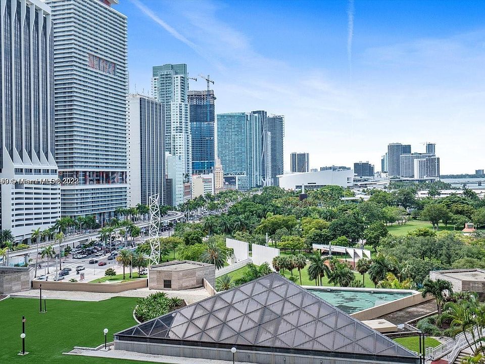1st image of 325 Biscayne Blvd #3216