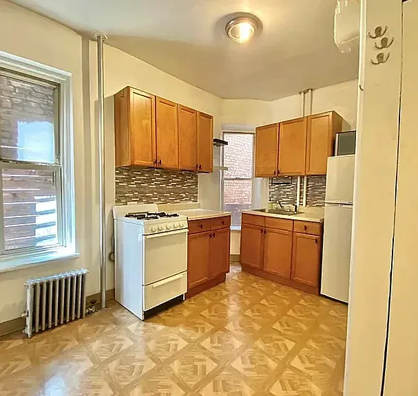 540 W 47th St #7 — Photo 2