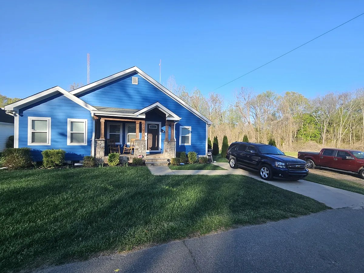 Building Photo - 2737 Celia Ave