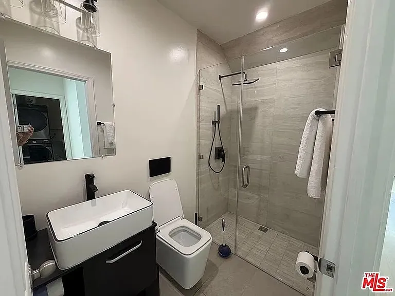 1546 S Ogden Dr #A — Photo 8