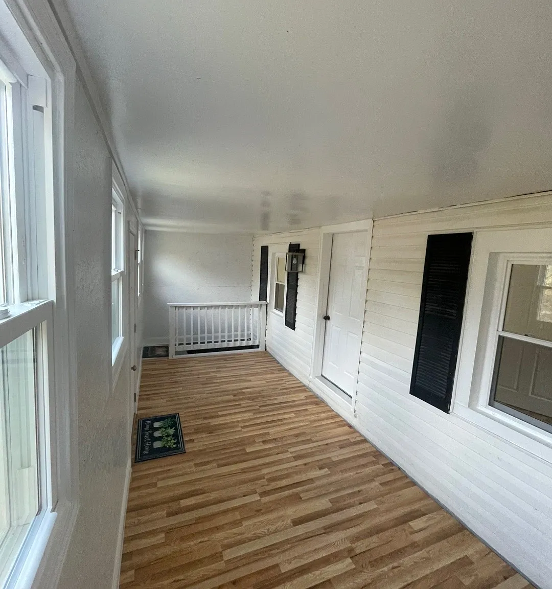 3 bed, 864 sqft, $900 — Photo 4
