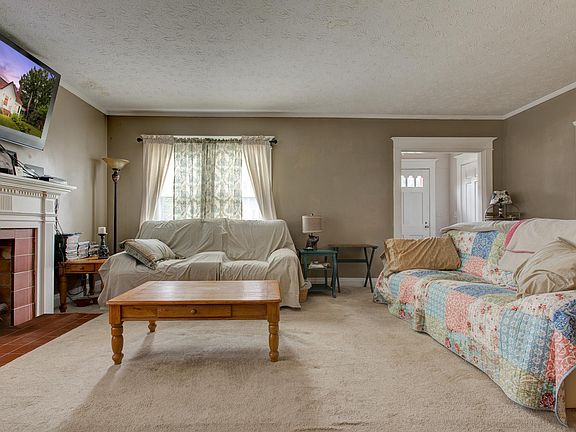 4th image of 8 White Ave