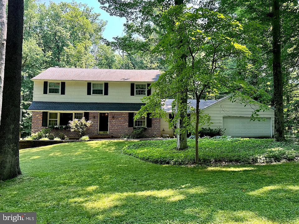 1st image of 307 N Woodmont Dr