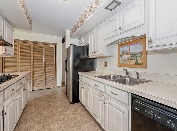 4th image of 1350 Brentwood Ln
