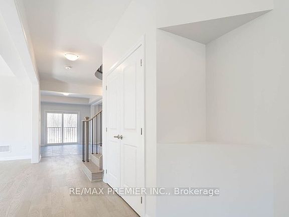 4th image of 1038 Hardy Way