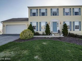 17 Kwanzan St, Taneytown, MD 21787