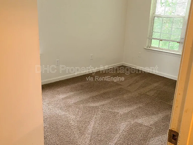 1944 North Ave NW — Photo 6