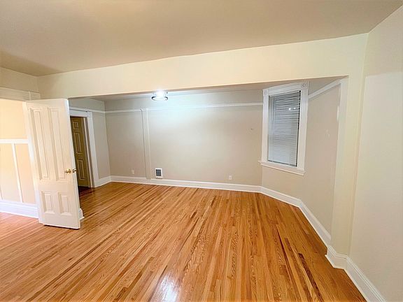 3rd image of 524-530 Shrader St #524