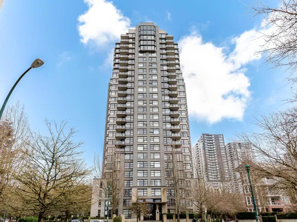 5380 Oben St #401, Vancouver, BC V5R 6H7