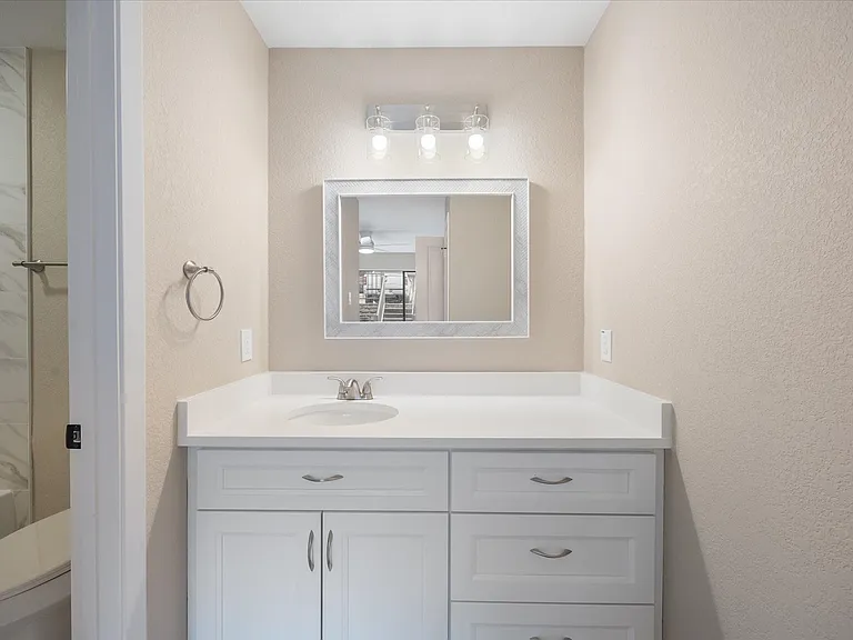 1041 Signal Ridge Pl — Photo 16