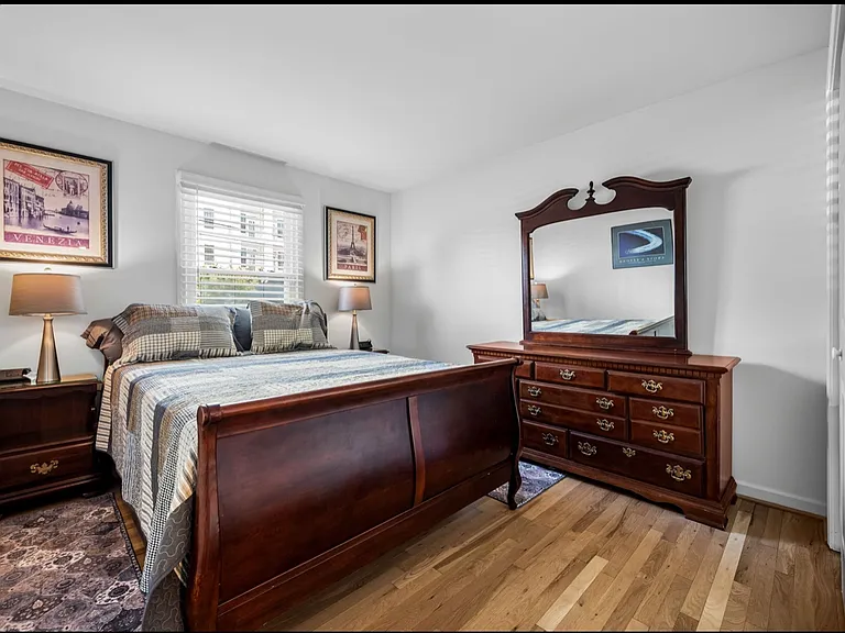 2905 Burch Ave #3 — Photo 17