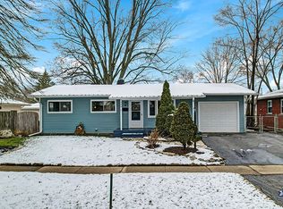 348 Raupp Blvd, Buffalo Grove, IL 60089