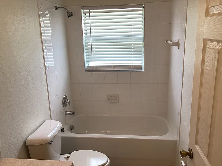 1424 Mistflower Ln — Photo 18