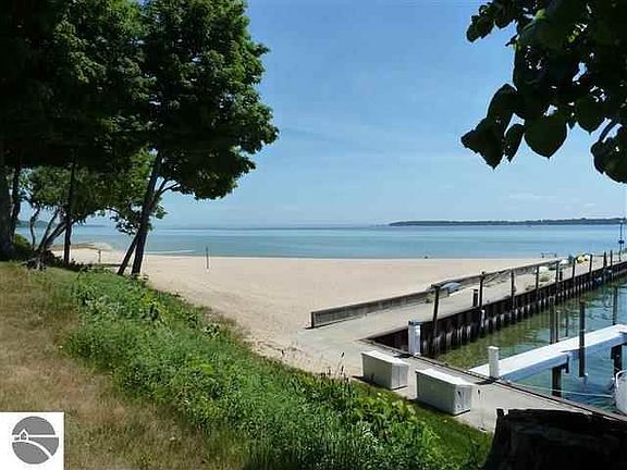2nd image of 894 N Bay Cliff Dr #21