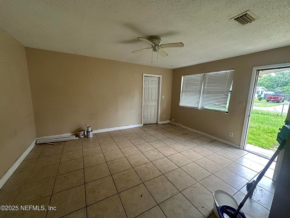 2nd image of 6722 FLOPSY Lane
