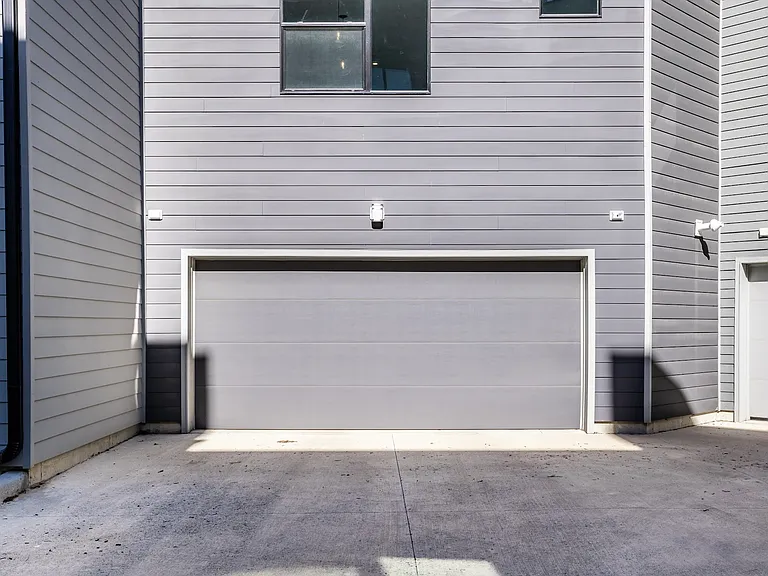 423 Leota St — Photo 3