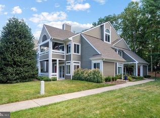 12276 Fort Buffalo Cir #501, Fairfax, VA 22033