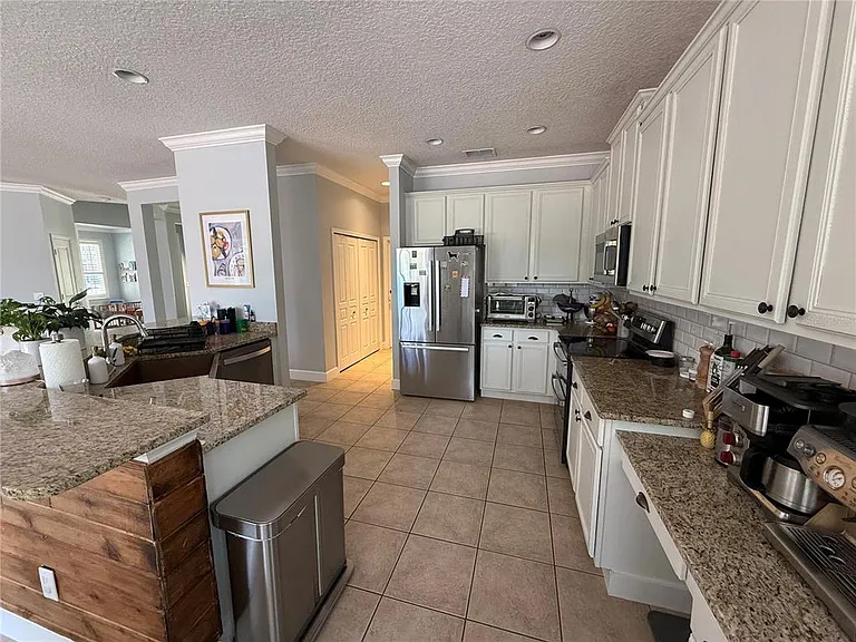 3425 Turningwind Ln — Photo 3