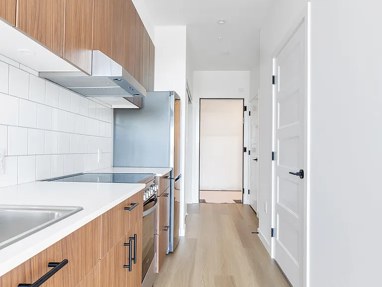 3455 Hastings St E — Photo 86