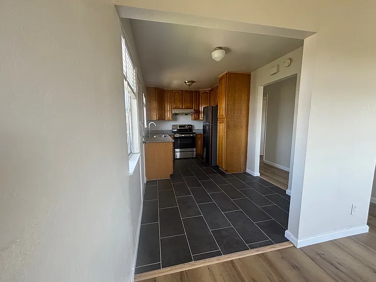 2425 E 21st St — Photo 3
