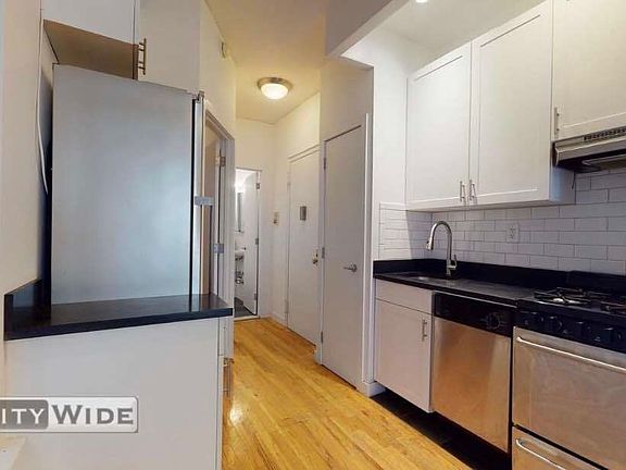 2nd image of 28 King St #34