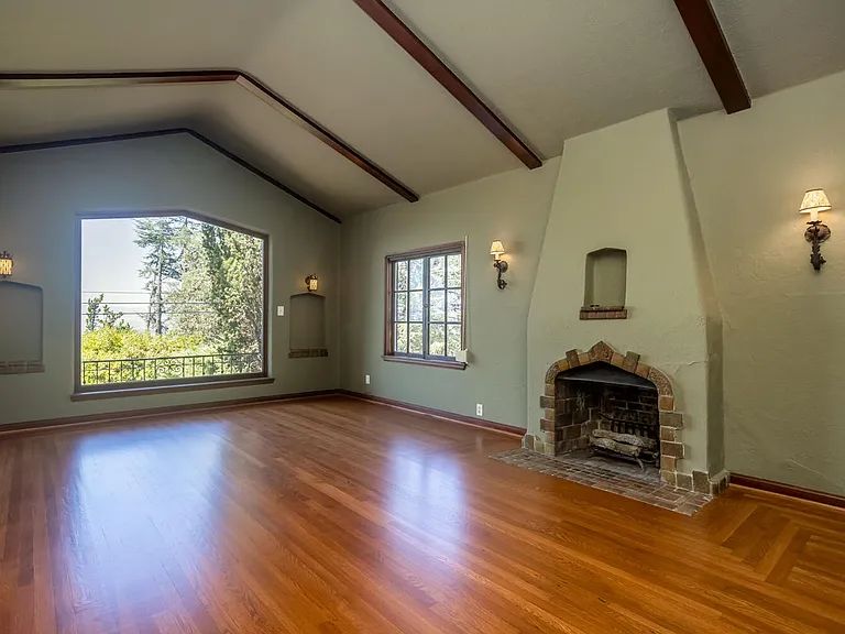 15766 Highland Dr — Photo 2