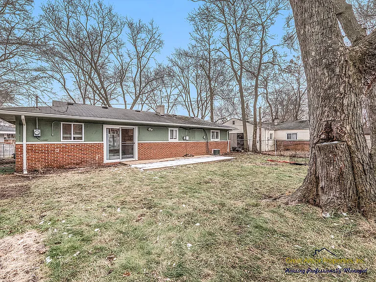 1088 Studebaker Ave — Photo 9