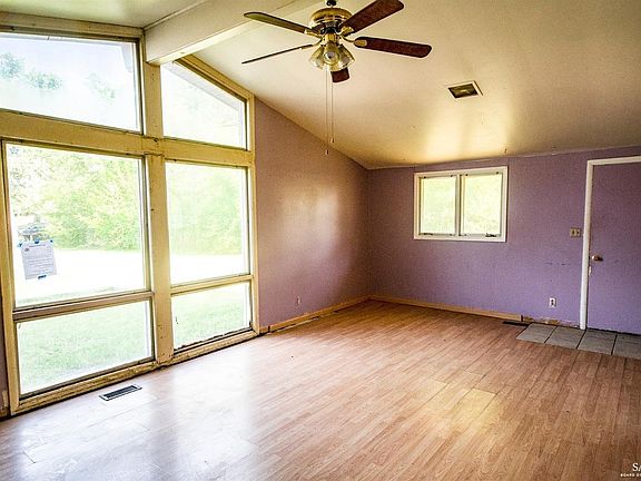 2nd image of 3008 Castle Ct