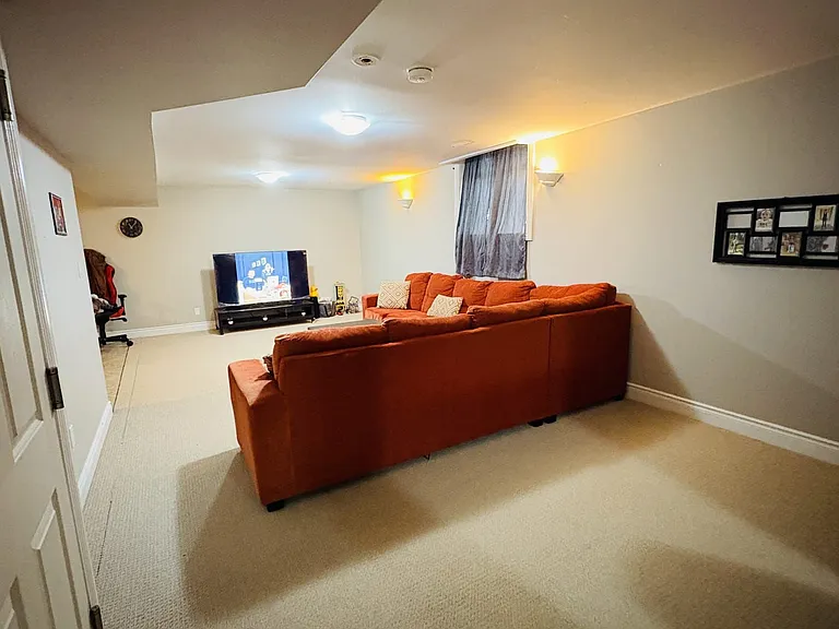 532 Woodward Ave #BASEMENT — Photo 7