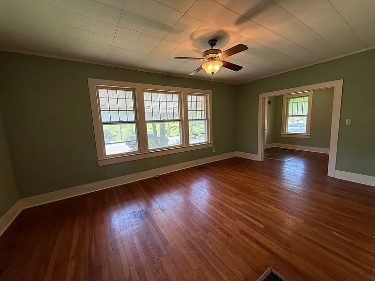 1101 Olive St — Photo 4