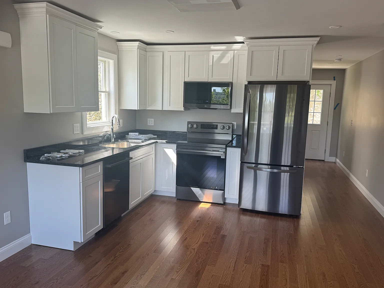 3 bed, 1880 sqft, $3,600 — Photo 4