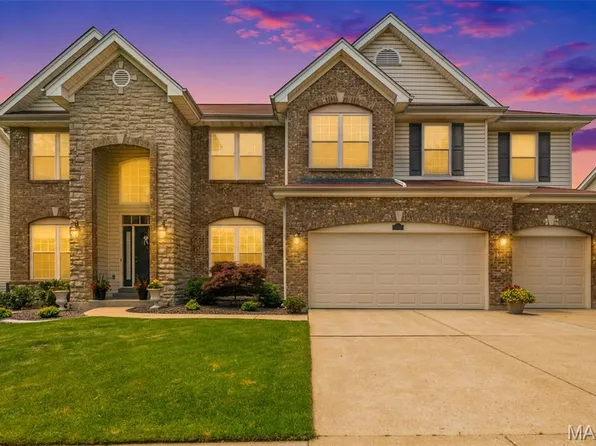 308 Remington Way Dr, Ballwin, MO 63021