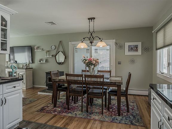 5th image of 319 Winters Dr