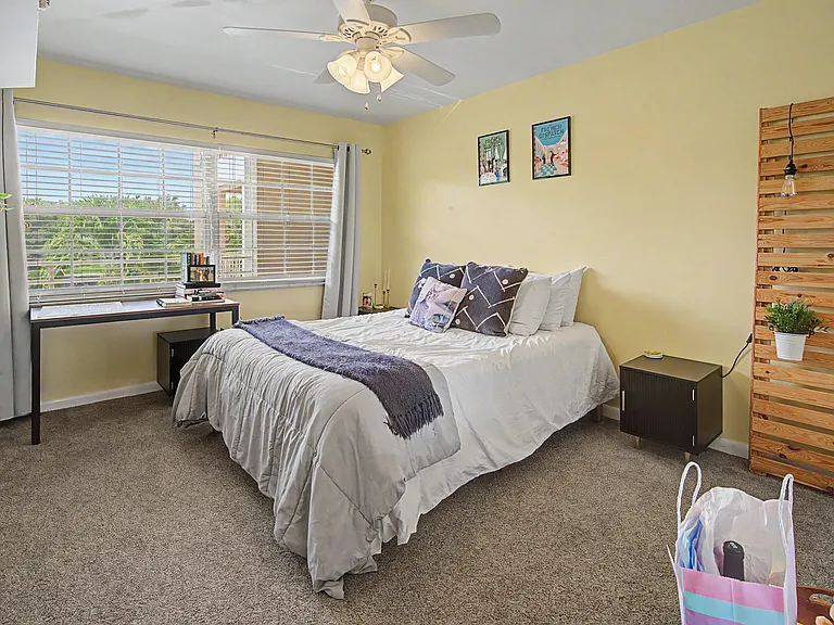 3930 Oaks Clubhouse Dr #304 — Photo 26