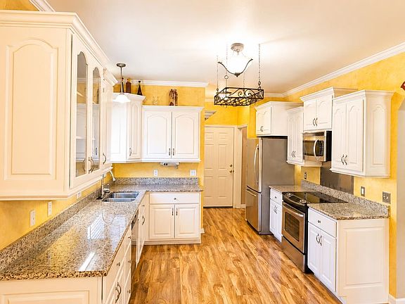 5th image of 2305 Parc Pl
