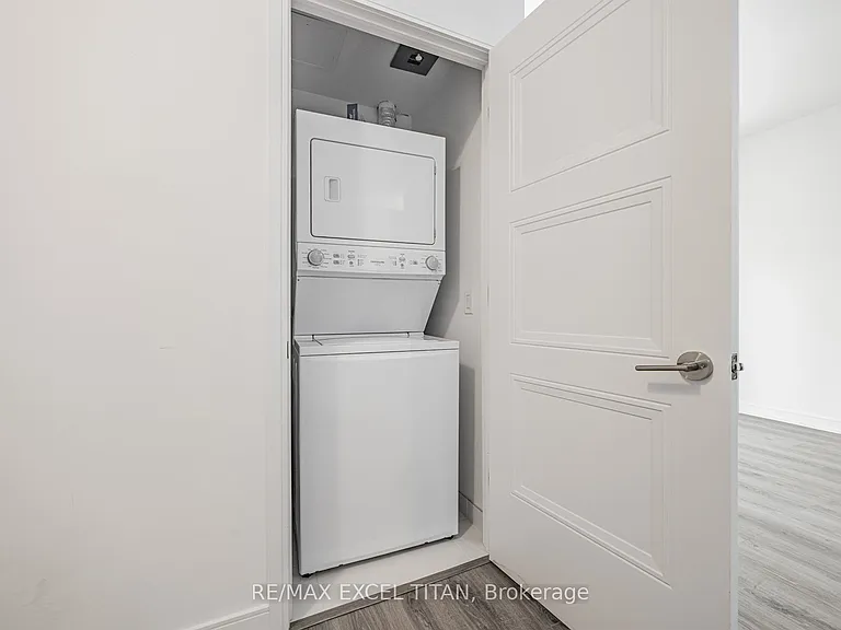 25 Neighbourhood Ln #205 — Photo 20