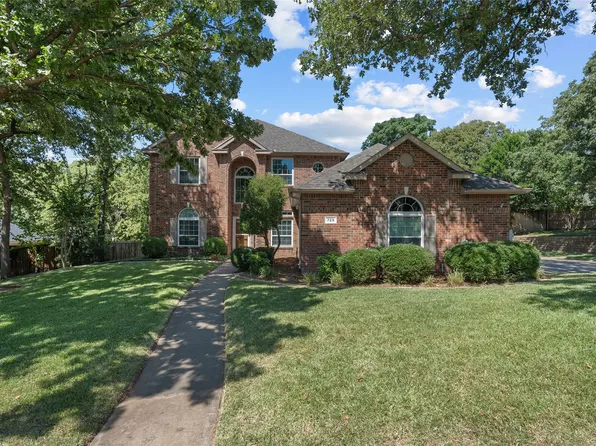 725 Big Horn Trl, Crowley, TX 76036